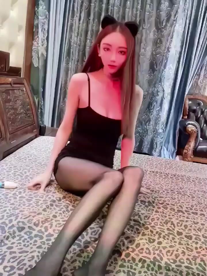 极品御姐 奈琳 大尺度私拍 长腿女神隔黑丝自慰 搔首弄姿扭腰摆臀 骚浪气质令人陶醉！