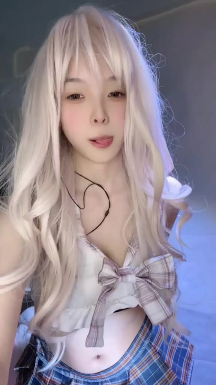 极品萝莉少女 水瓶座小姐姐 脱衣裸舞视频流出 性感曲线惹人舔屏 扭腰顶胯挑逗无度！