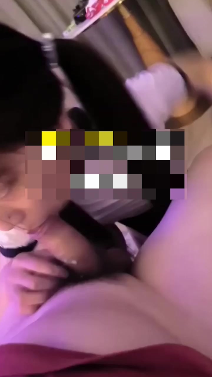 新疆乌鲁木齐风骚幼师 楚歆琪 白丝体操服勾搭男家长 露脸跪舔深喉吞精 传统体位猛操 淫水狂喷！
