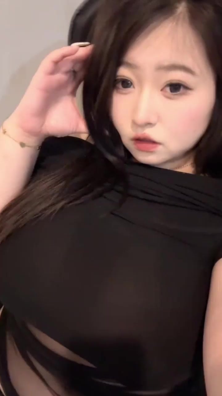 抖音巨乳网红 无脑患者 私拍视频 清纯面容核弹巨乳 肥美蜜穴勾人魂魄 淫骚气质完美呈现！1