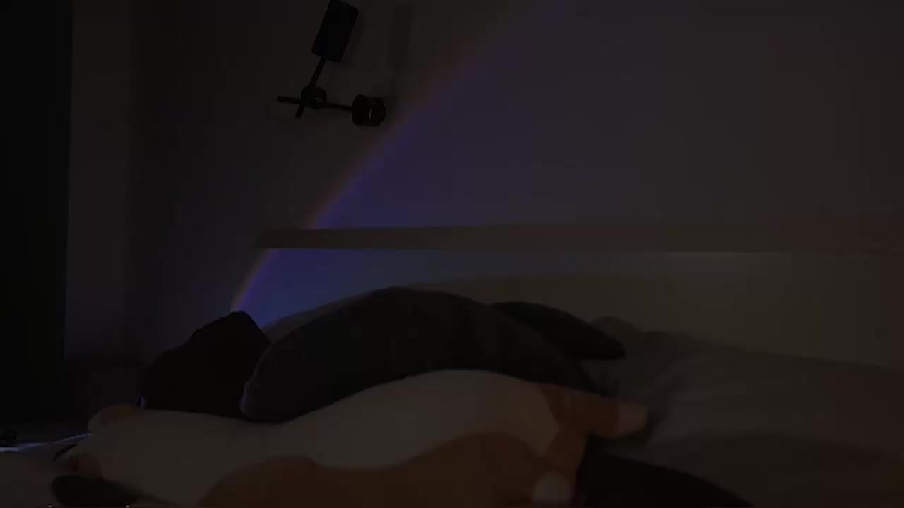 OF欧美尤物 AngelaHalee 最新自慰视频 饥渴骚脸展示阿黑颜 美腿呈现M形假屌猛插 骚浪气质令人陶醉！