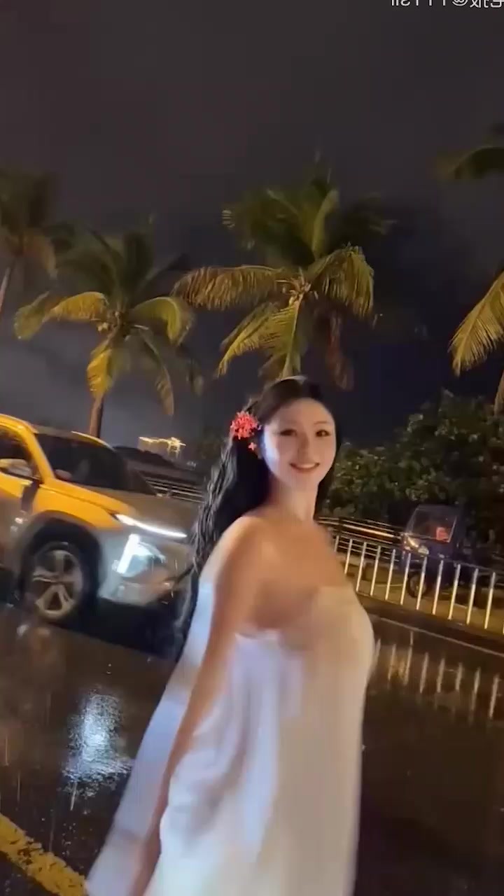 抖音200w粉御姐网红 肉装杨玉环 微密圈私拍合集流出震撼全网 沙质服装豪乳隐现 身材超性感！
