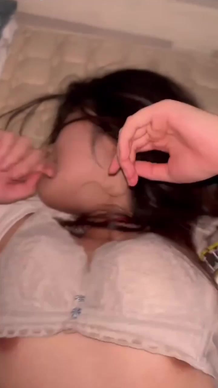 广州铁路职业技术学院反差婊 袁宇婷 与前男友性爱视频泄密 搂腿打桩猛操 奶子晃荡淫叫连连 无比刺激！