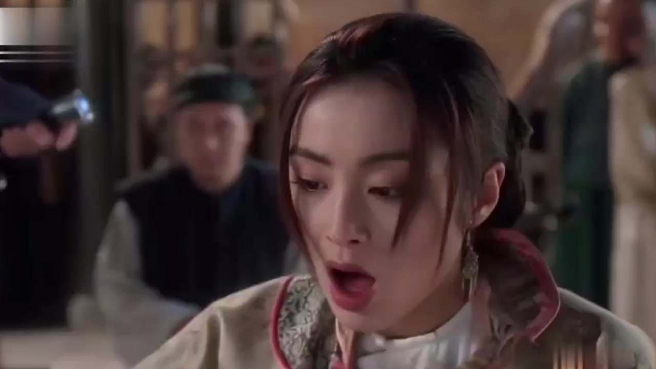 AI恶搞《九品芝麻官》成人版！包大人惊堂木拍奶升堂 三女跪地求操 大明县衙秒变超级淫乱后宫！
