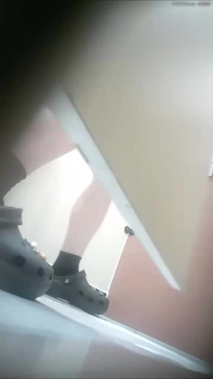 KTV美女如厕偷拍合集 性感少妇到清纯大学生 各种茂盛黑森林和白虎嫩穴 淫水飞溅诱惑十足！