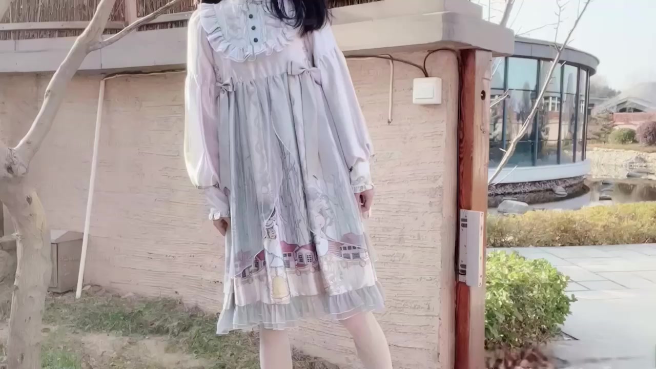 超嫩萝莉女神 米娜学姐 自慰视频流出 身裹洛丽塔白丝户外露出 爽到淫水狂喷不止！