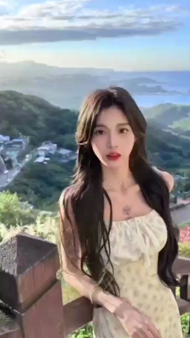 IG百万粉 韩妮 与前男友性爱泄密 胸口玫瑰纹身实锤本人 白虎嫩穴被大屌快速摩擦 淫水狂喷！