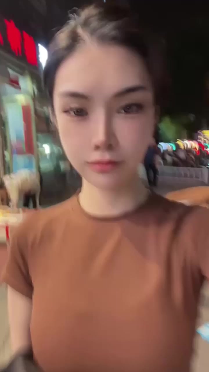 顶级名媛 黄丽娜 第四弹 世人皆知的母狗骚货 床上淫荡金主夜夜享 只有男友蒙在鼓里！2