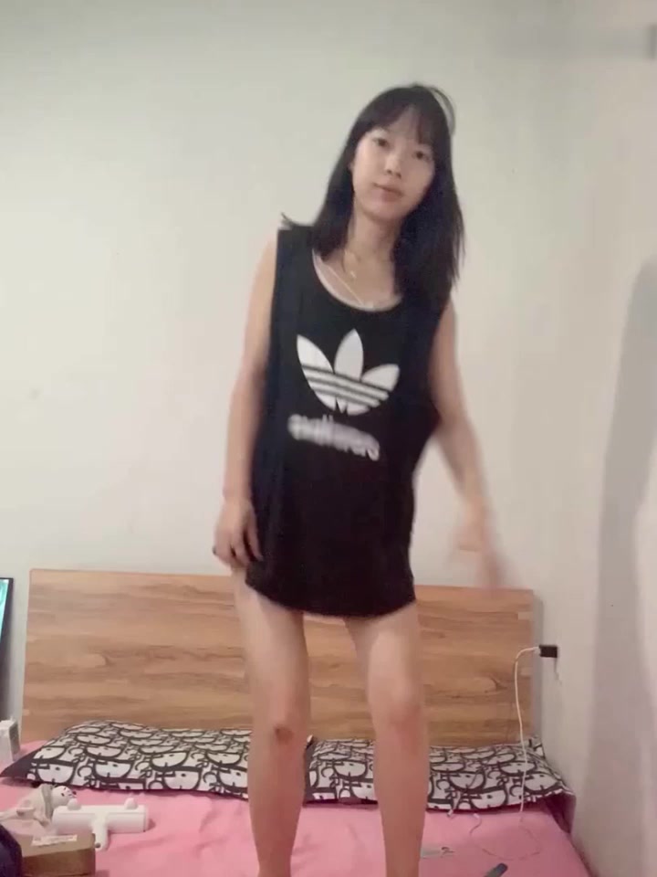 云南清冷系校园女神 李宣颖 裸贷逾期被曝淫片 175长腿美女大开粉瓣尽露 雪白胴体无遮狂颤！