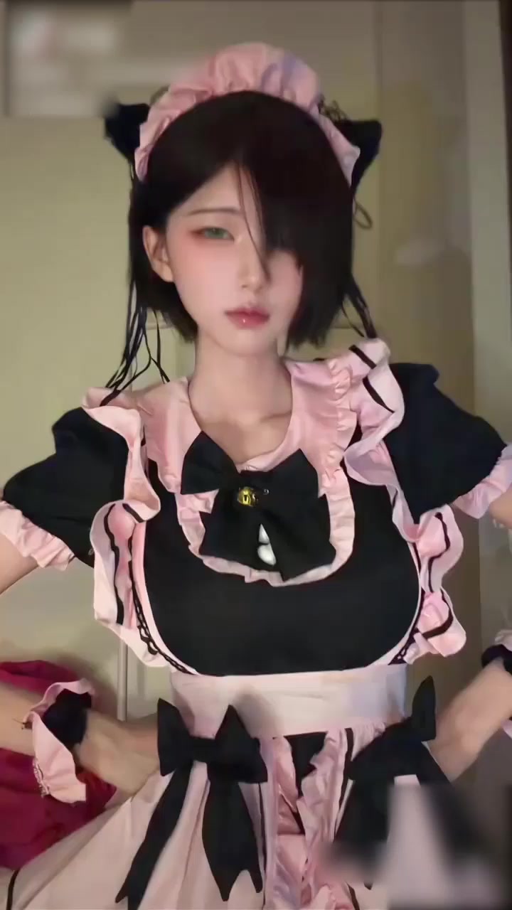 珠海爆乳网红 刘欣雨 清纯COS女神秒变榨精神器 H杯大奶狂甩震晕全场 M字开腿无套骑乘一镜到底！