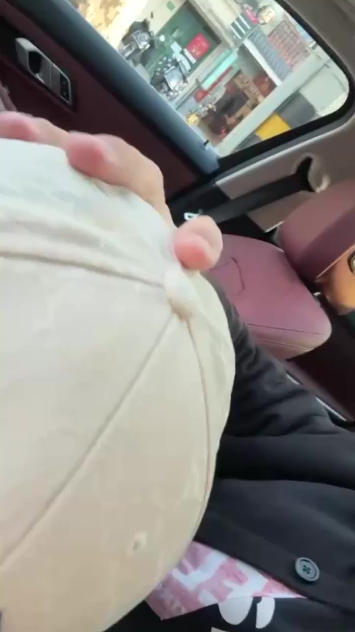 山东青岛超靓美女 约炮视频流出 水多紧烫偏爱无套 衣服未脱已跪吞到喉 街头车震狂舔肉棒 酒店蹶臀被爆操！