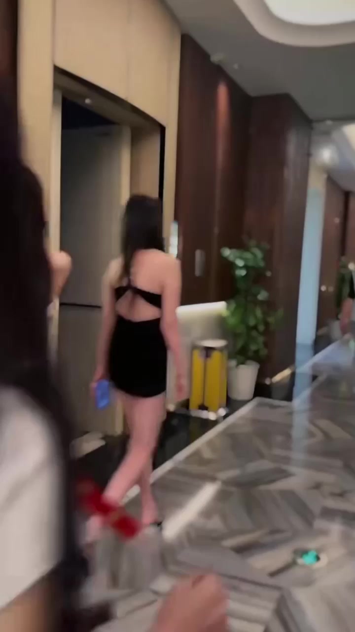 老司机百场血泪铸就 玩转商K摸摸唱全攻略 小狼狗白嫖秘籍 大叔现金横扫技法 从话术套路到公主口交实操！