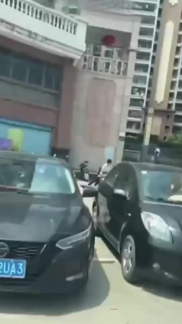 痴汉街头狂日女神电动车 后入坐垫喷射浓精 性压抑久了到哪都是放纵！