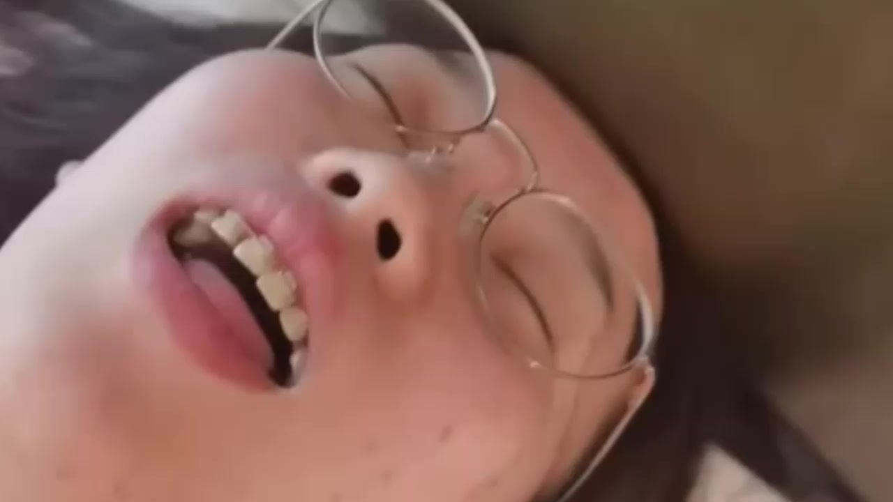 青海师大骚货 刘海虹 劈腿惨遭曝光私密视频！反差母狗化妆品瓶自慰高潮喷水 与炮友车震爽到如泣如诉！