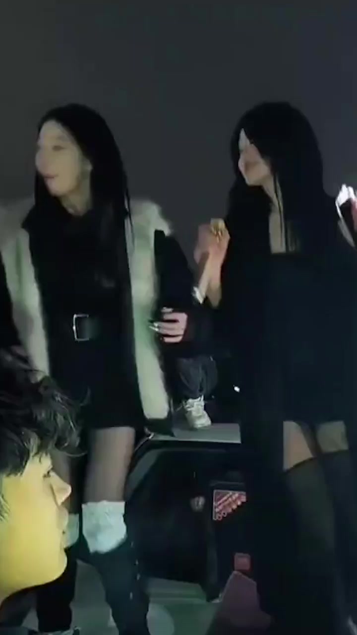 抖音爆火临夏47秒瓜！达里加垭口车顶跳舞女孩 分享自慰视频遭泄露 聊天记录骚话连篇！