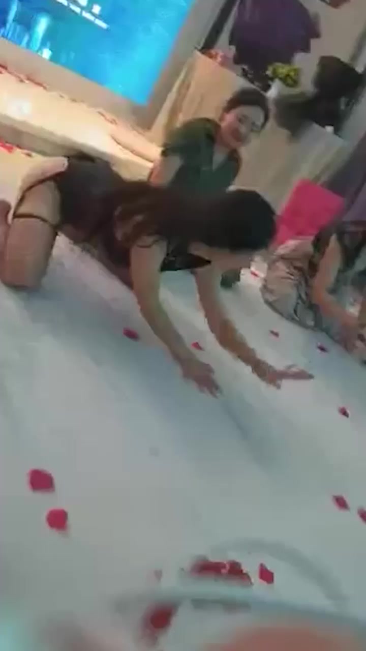 杭州性商学院内部视频曝光！妖娆老师黑纱紧身演示口技骑乘 学员实操呻吟浪叫 活春宫涨知识拉满！1