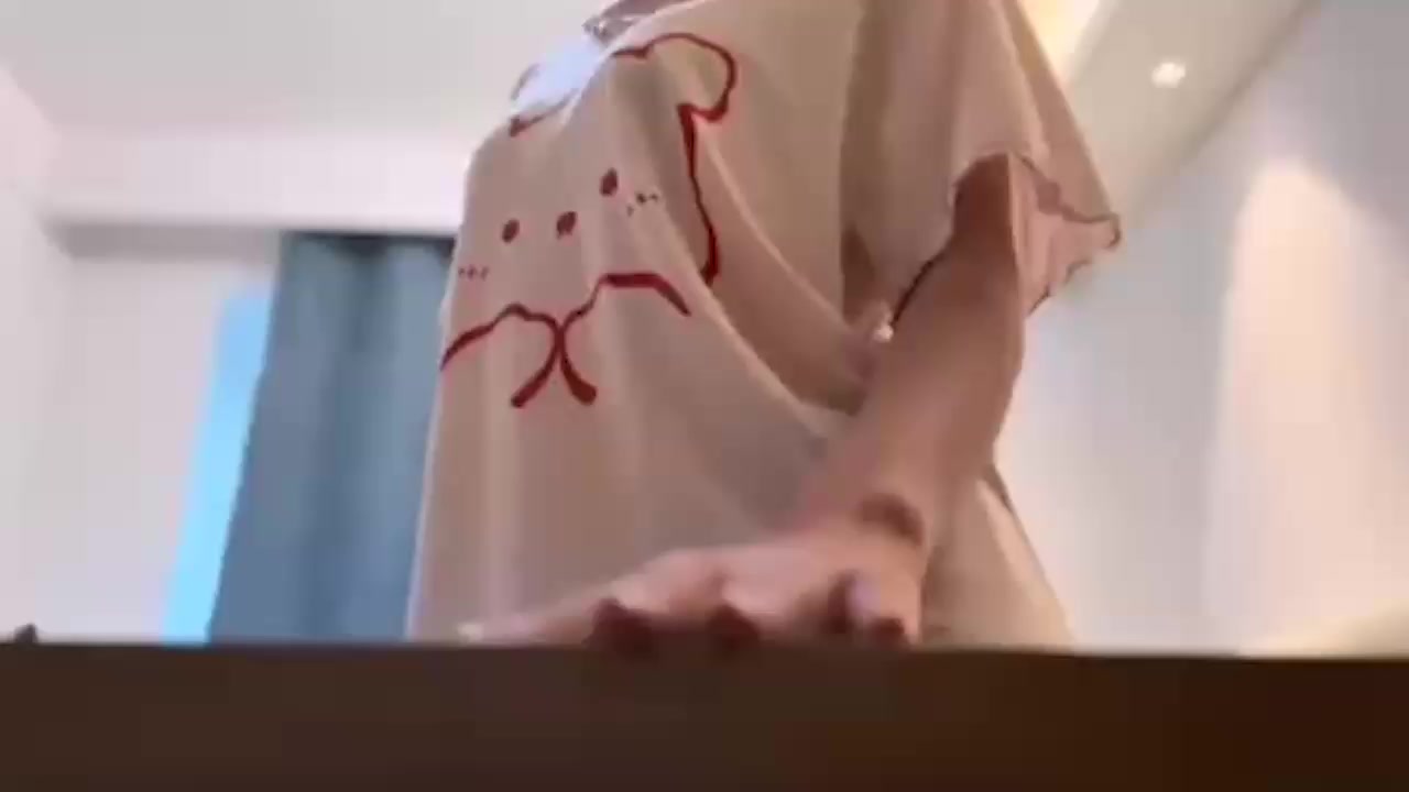 江苏泗洪极品美女 刘若霓 杭州做外围卖淫视频曝光 抠穴自慰狂暴后入 骚浪淫叫场面淫靡之极！2