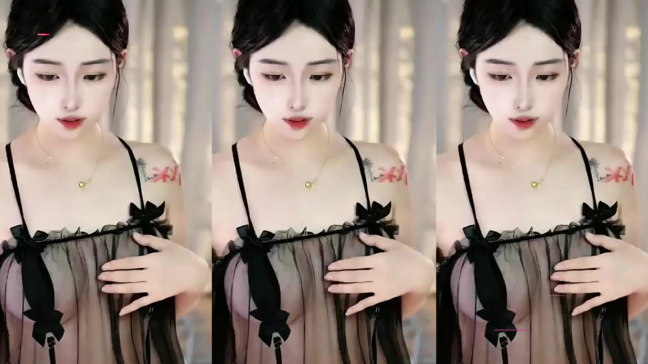 白虎女神 奶龙教主 付费福利 丁字内裤勒逼诱人发骚 全裸展现曼妙身姿