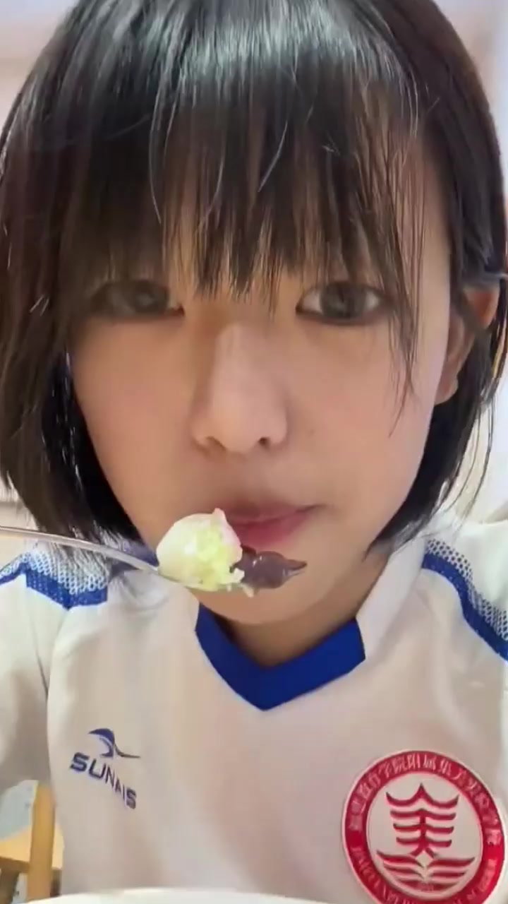 福建梅西女球迷 陈璐 出轨约炮 肥臀撅起任由打桩 美乳蜜穴饥渴蹂躏