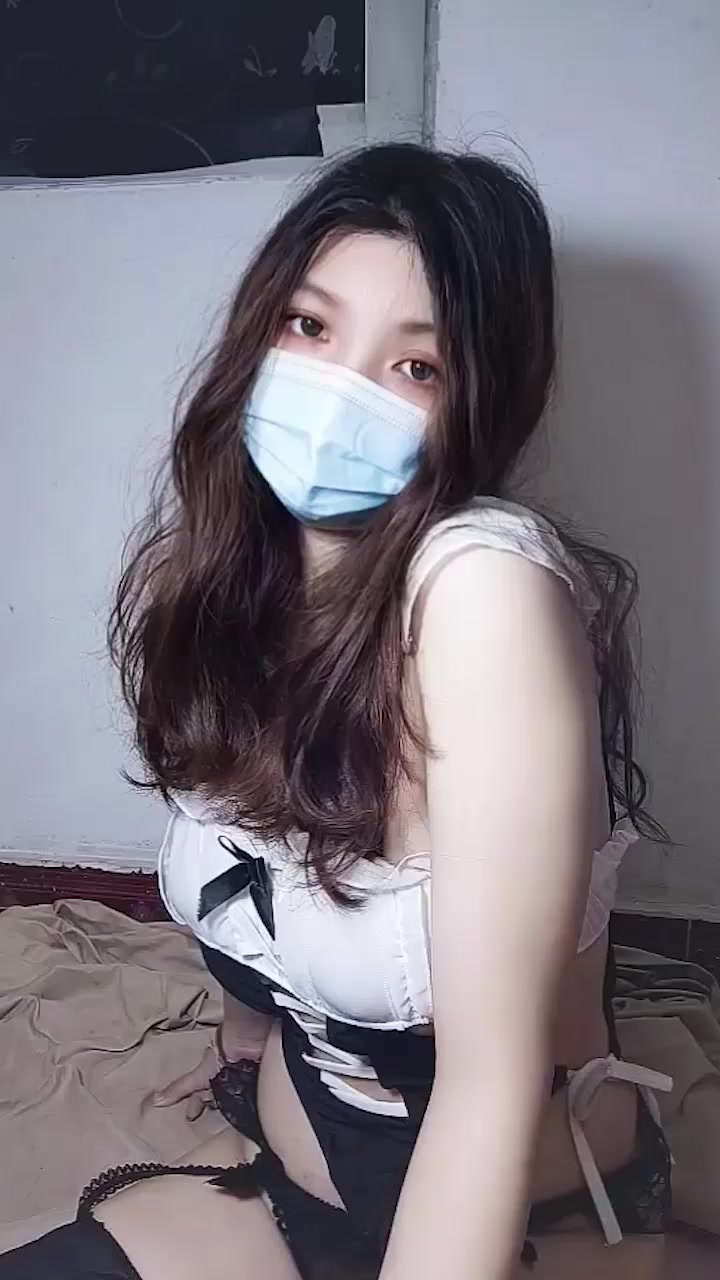 巨乳福利姬 桃野 女仆装道具自慰 巨屌玩弄嫩逼高潮颤抖 骚浪自拍太顶了