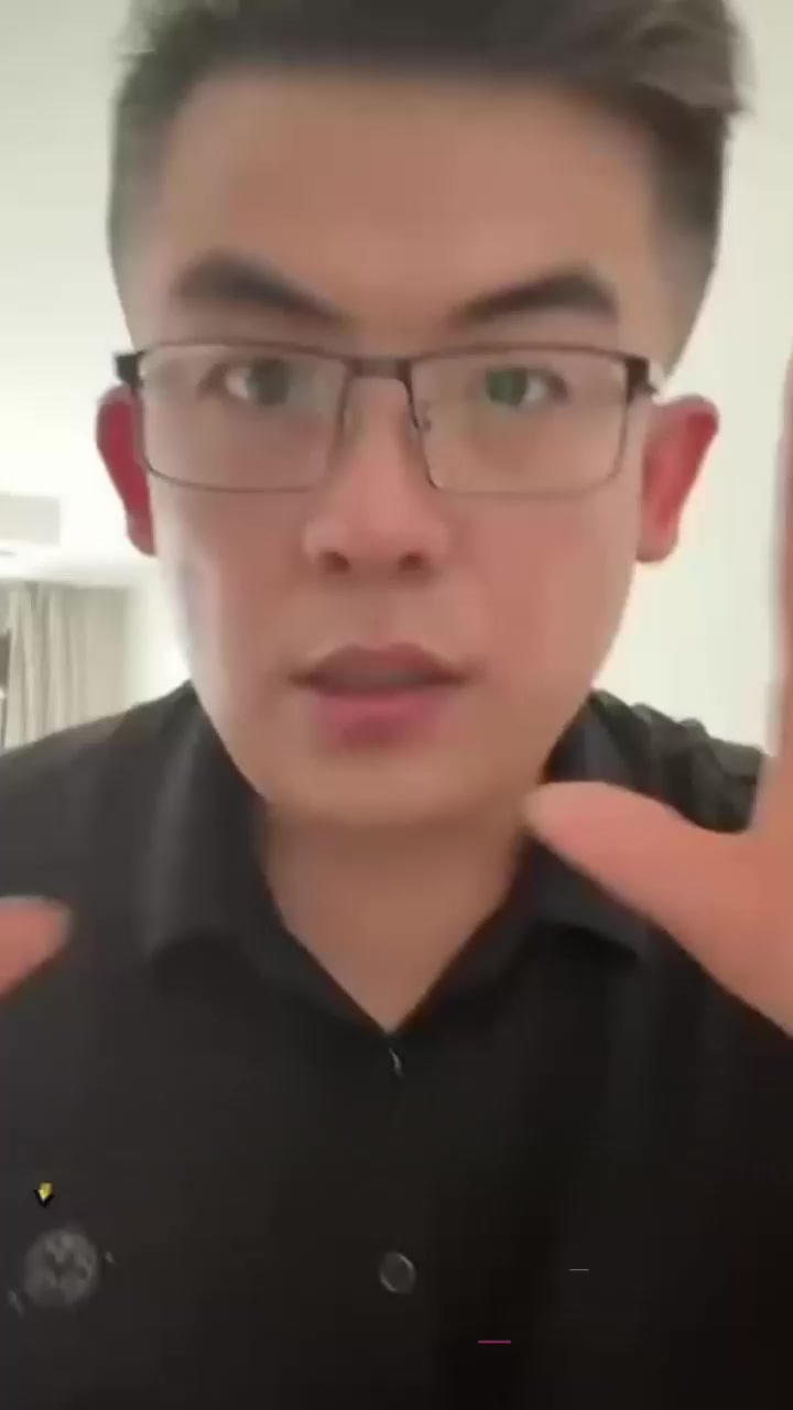 抖音男网红 小宋拼缝 被前任胡楠直播曝料 出轨操粉抛妻弃女 引发网友群嘲！1