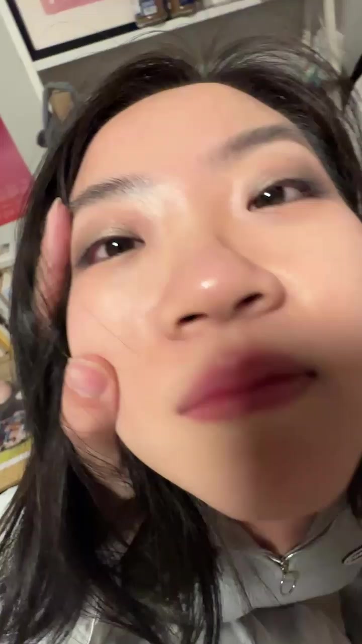 公司美女前台 赵静姝 生日当天与炮友偷情 露脸口交舌浪狂卷 被炮友调教的眼神迷离 堪比职业女优！