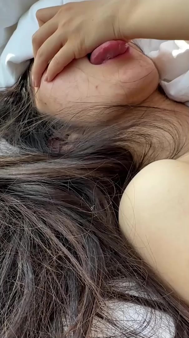 安徽亳州女教师 蒋聘婷 新婚后穿各种情趣内衣疯狂做爱 开档黑丝诱人猛操！2