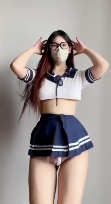 推特网红 迷鹿 大尺度视频 性感女神三点全露翘臀狂扭 视觉震撼摇穿天花板