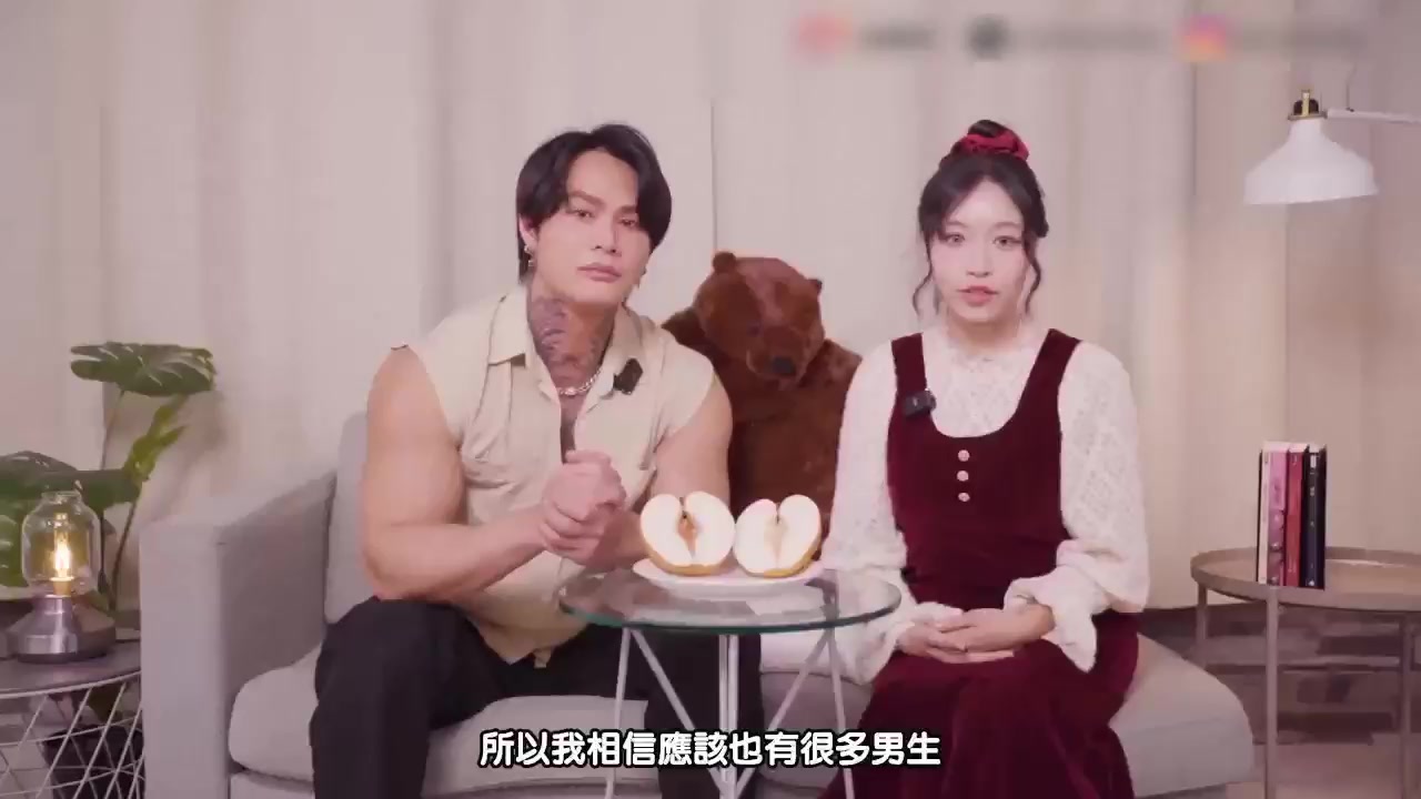 台湾网黄 苏畅 性爱教学 男生必学正确口爱技巧 梨核演示阴蒂 别再趴逼上乱舔了