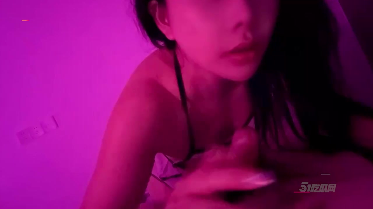 河北承德美女 邓嘉璇 性爱私拍 身着蕾丝吊带启程榨精 多毛淫穴被肉棒贯穿猛操2