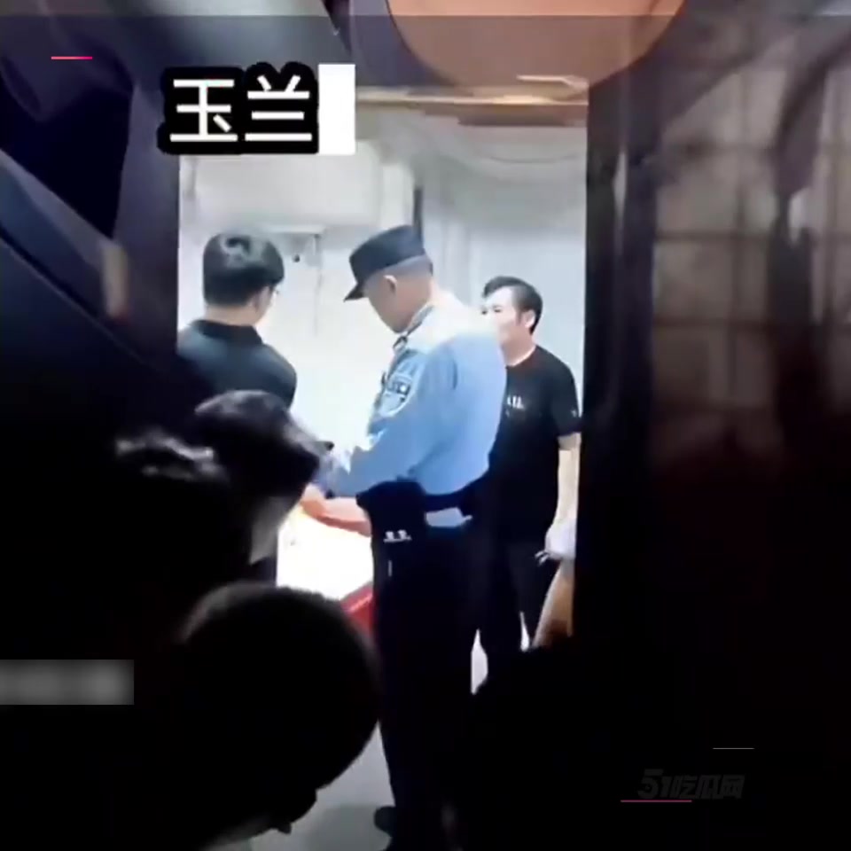 湖南长沙玉兰路 夏日大清扫 红灯区被水泥封门 大量美女失去谋生 网友直呼活着没意义！2