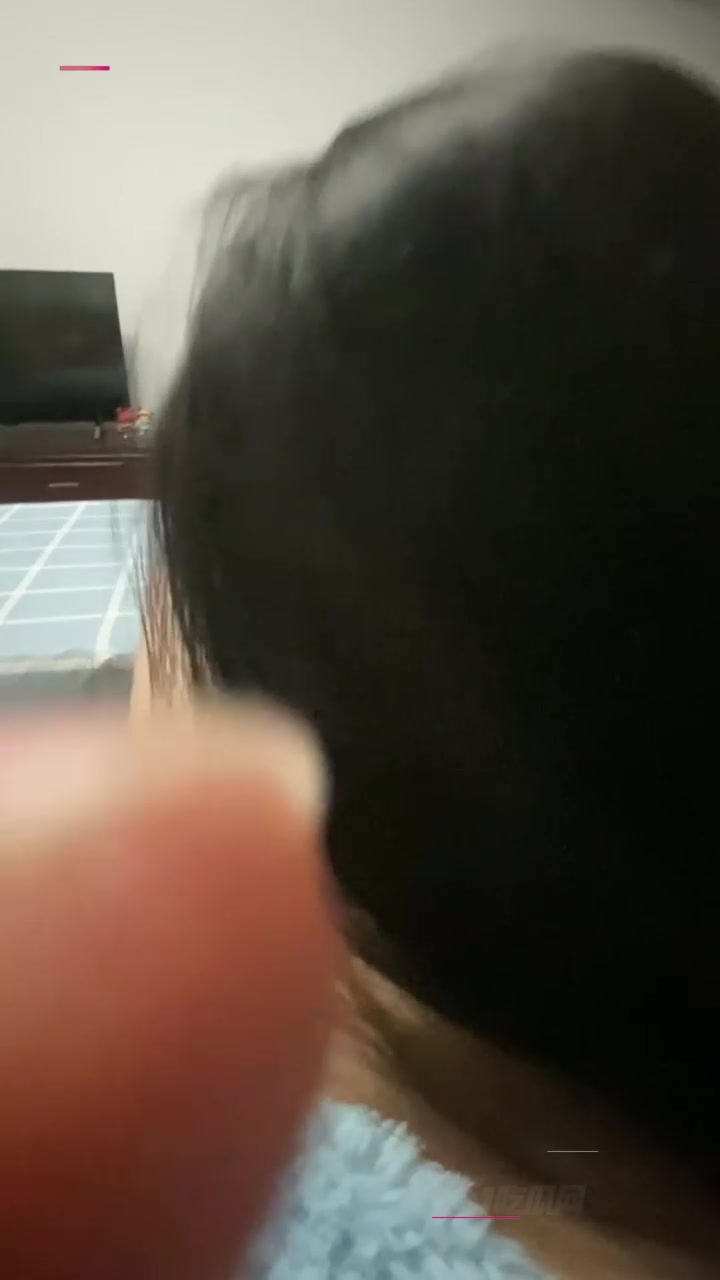 昆明拜金女 陈佳鑫 为满足虚荣心被迫下海 跪地深喉口技一流 堪称天生的卖逼圣体！