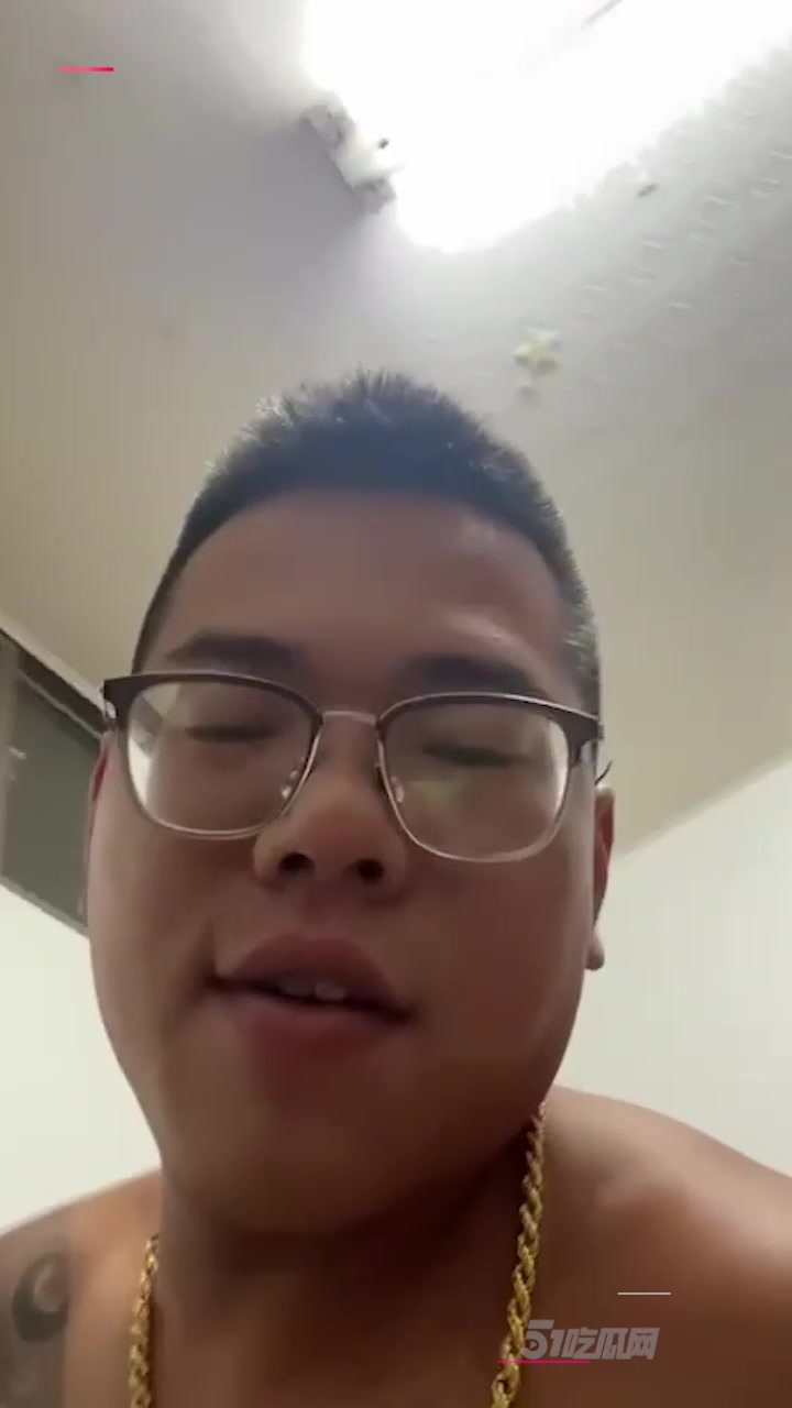 推特约炮大神 调教征服清纯女大 被各种体位爆操 强制吞精看点满满！