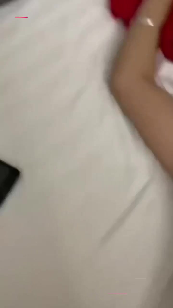 梧州网红 张金萍 婚内出轨 粉嫩白虎逼被金主爆操操 老公头上直接绿油油