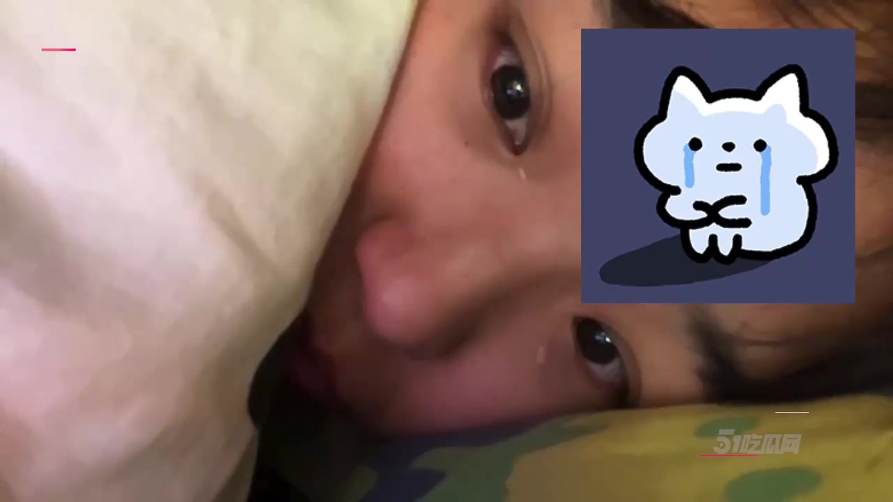 成都母狗 王晨 裸聊视频流出 宿舍自慰骚穴 骚嘴含黄瓜狂吞 谁大屌快来借用下？
