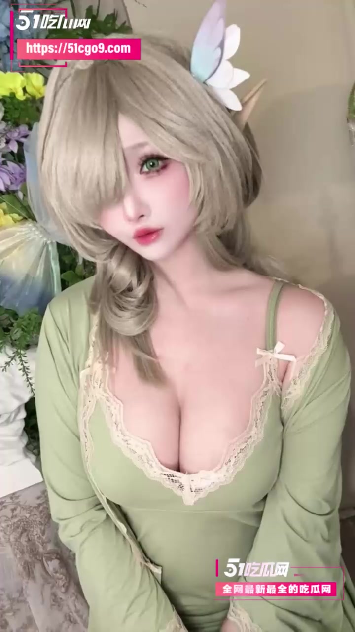 二次元福利姬 Rioko凉凉子 大尺度私拍 性感酮体白丝制服点缀 妖娆扭动半遮美脸含笑