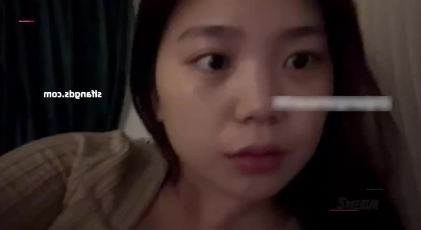 推特福利姬 保重千千万 订阅视频 翘臀美乳大方展示 粉嫩乳头看得人口水直流！1