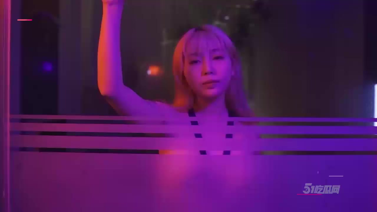 台湾巨乳模特 Stacy 最新大尺度写真 搔首弄姿自摸私处 赛博风加持更显诱惑！