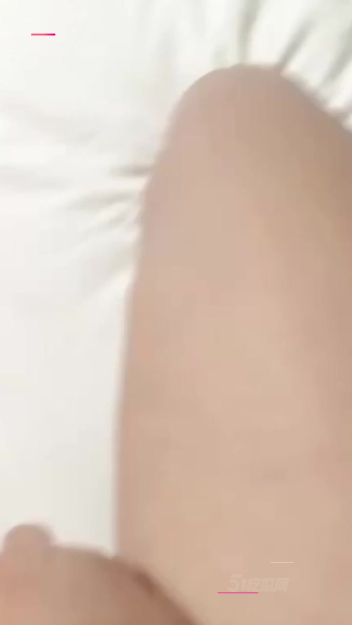 海角博主 喜欢表姐的男人 酒后强上巨乳妹妹 抽插几下就瘫软淫叫 后入骑乘反向榨精