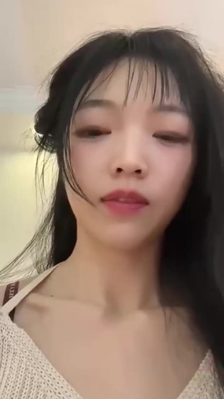 女主播 幼猫 金主定制福利 全裸发骚扭动性感娇躯 美乳粉穴露出勾引金主打赏