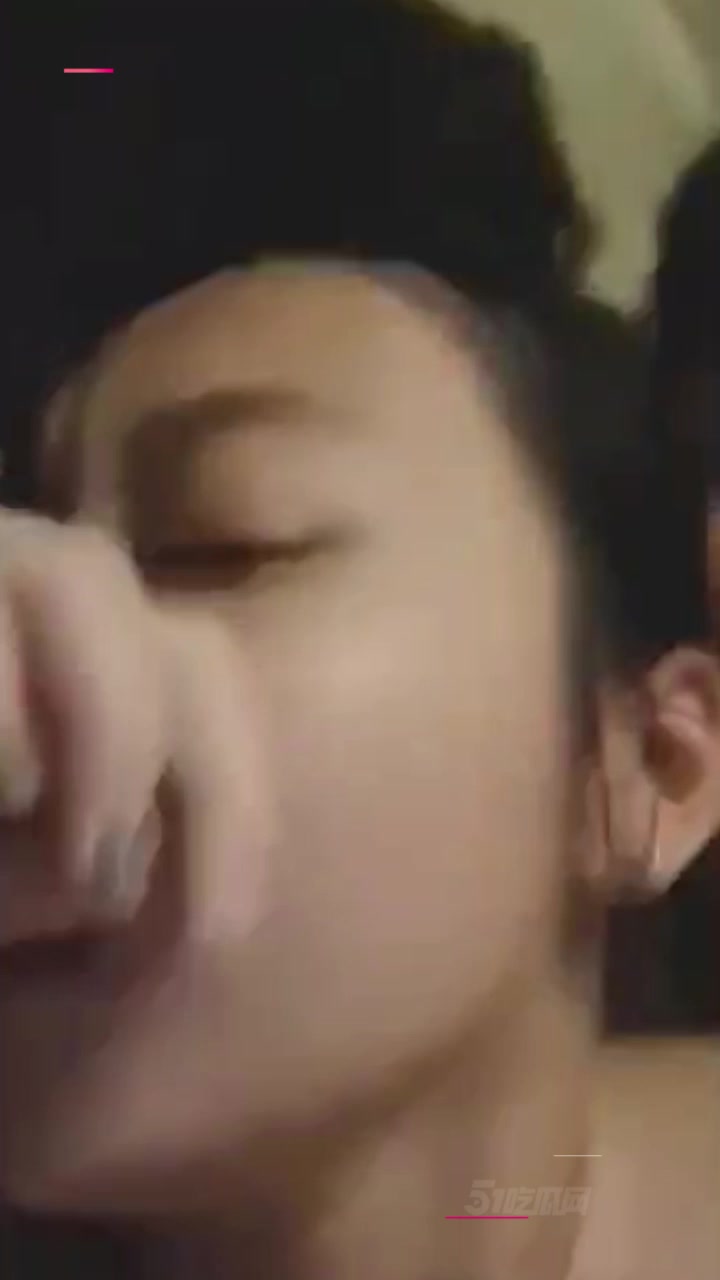 台湾中大学妹 黄凯柔 露脸淫拍 两把牙刷捅插菊穴 戴肛塞玩跳蛋被爆操