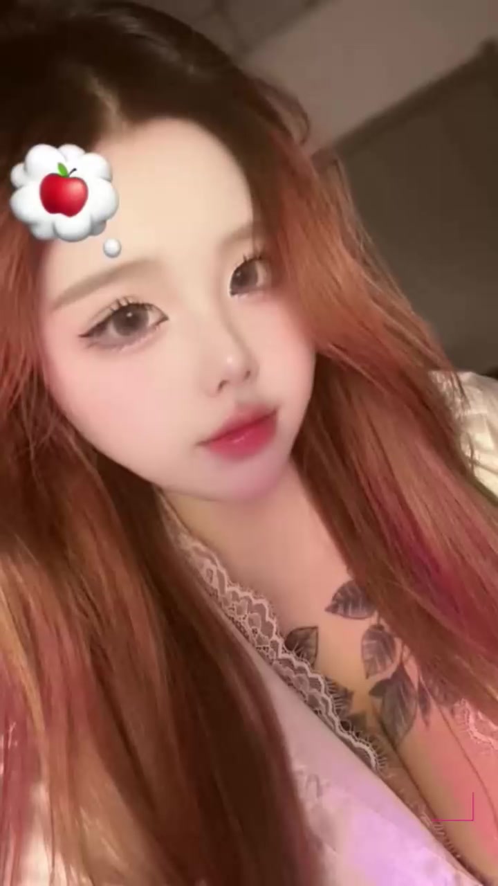 抖音网红 兔 定制视频 丰满尤物揉奶扣穴发骚 跳蛋震击阴蒂享受别样高潮