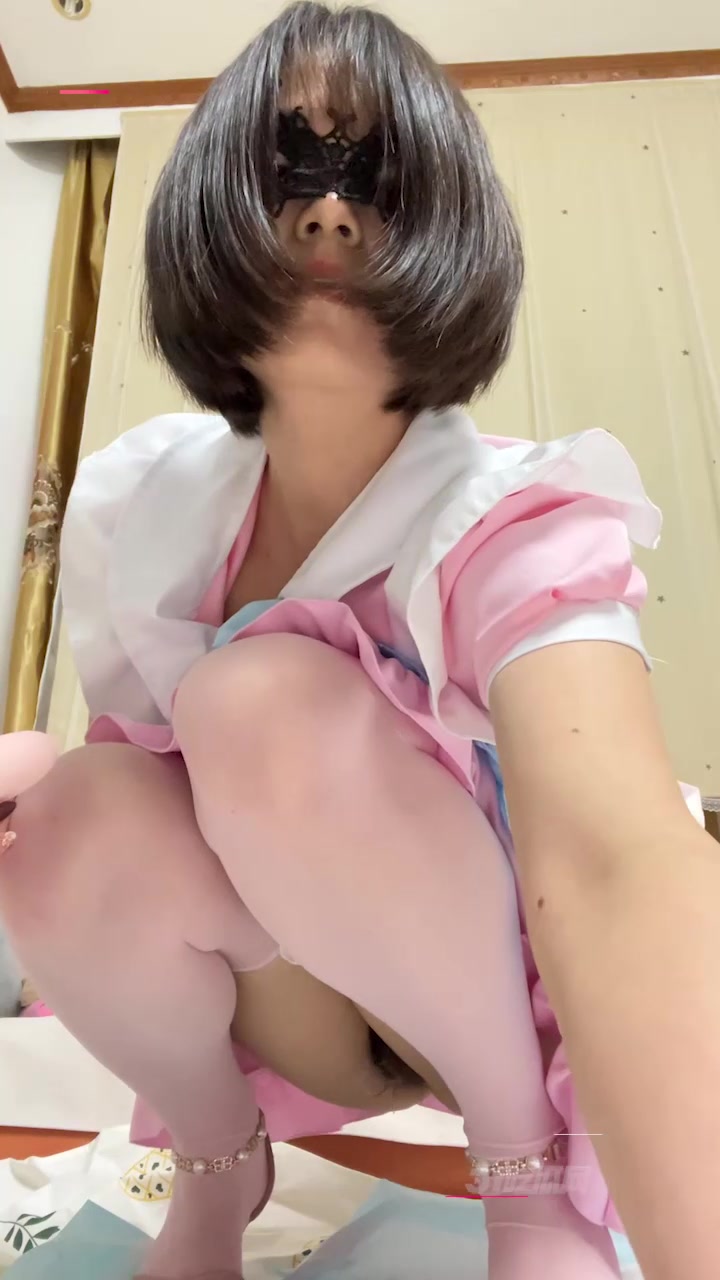极品熟女 原芊芊 自慰泄欲 穿粉色女仆装跳蛋塞穴 深喉口交假屌狂捅骚逼