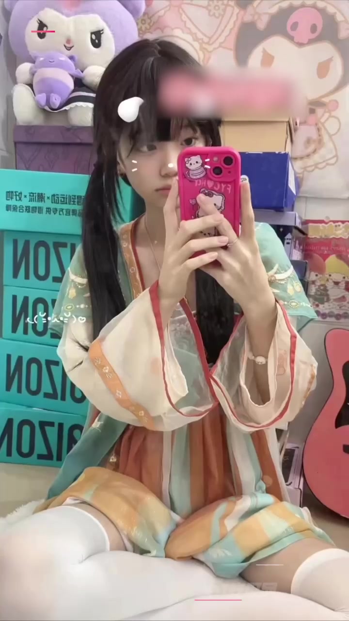 极品福利姬 饭崽 定制福利 圆润美乳笔挺诱人 镜前自慰画笔插逼超反差！