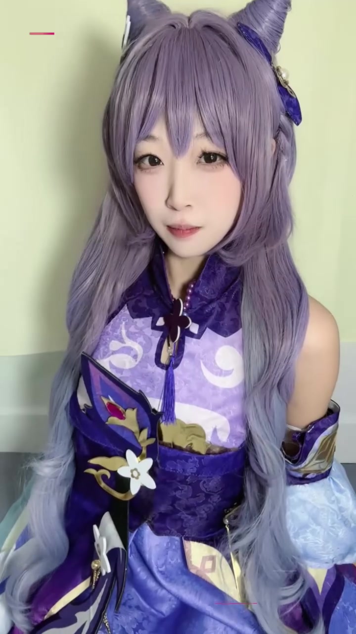 二次元绝美Coser 淫语私拍 诱人丝足近景挑逗 水晶棒插穴高潮迭起！