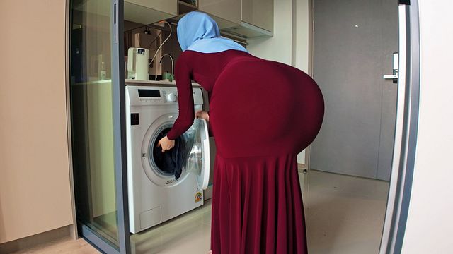 Step Mom accidentally caught my naughty stare on her round ass 😏