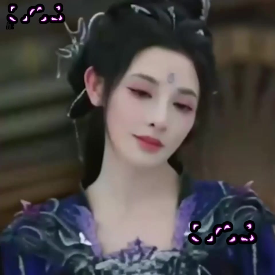 内娱女星 彭小苒 七夕被曝恋情 主动倒贴圈外男友 贴身搂腰互动十分亲密！3