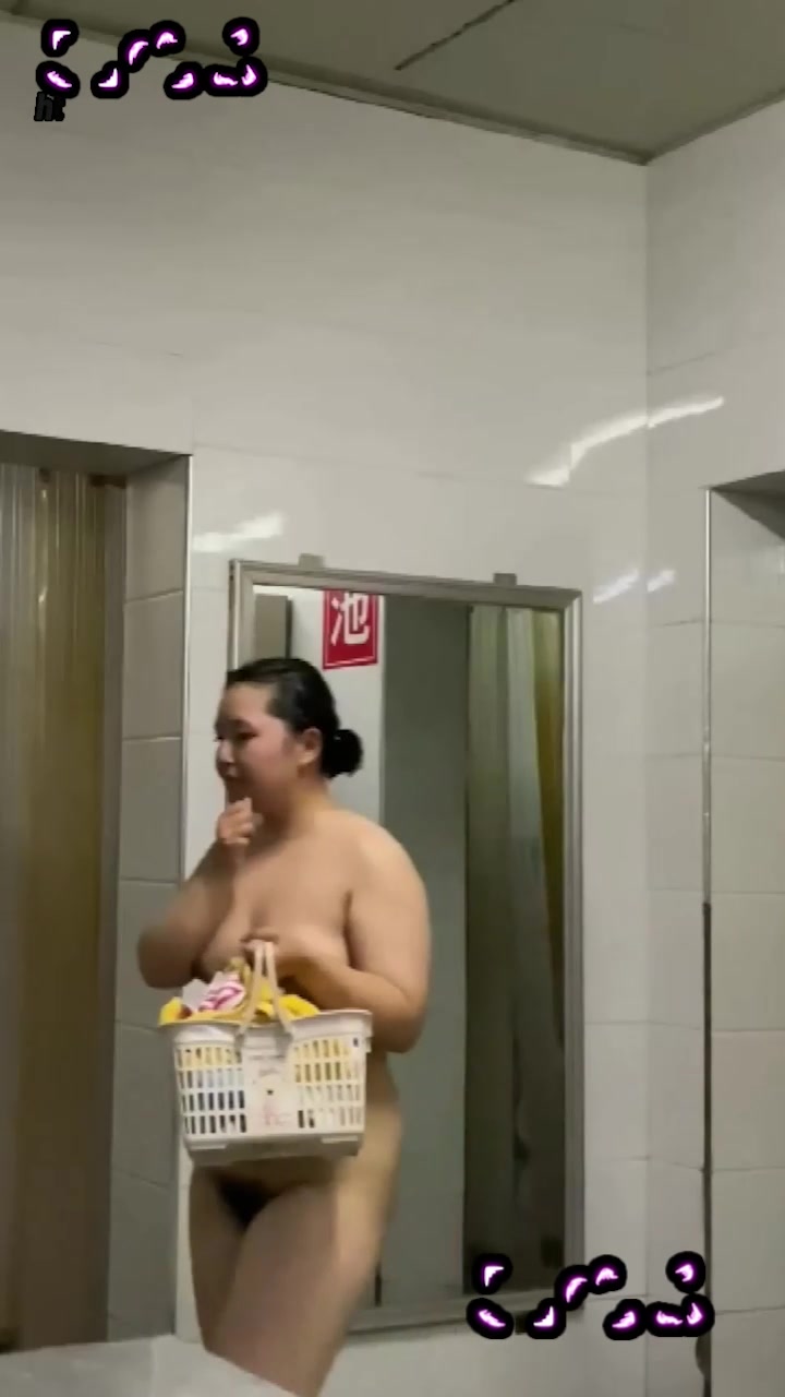精选高档女浴偷拍 众多美女少妇镜头前脱光 美乳翘臀看着都让人鸡巴爆硬！1