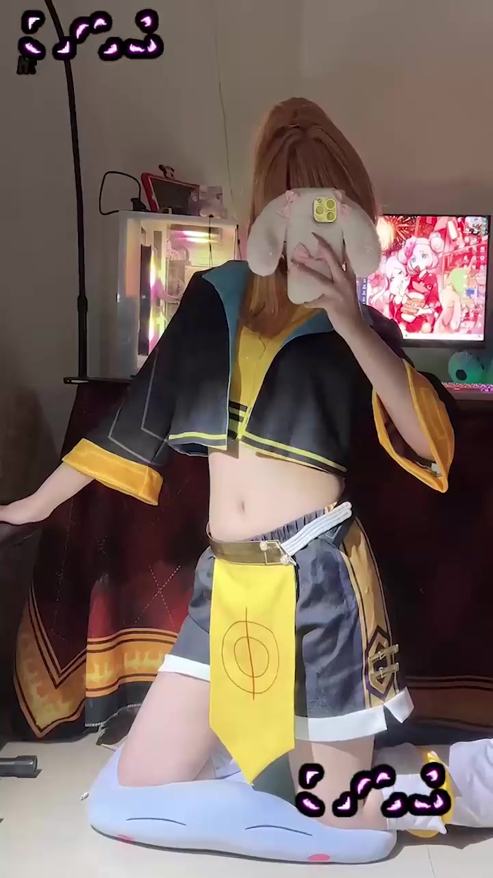 极品福利姬 奈奈 COS姬小满 化身饥渴淫娃模拟足交榨精 堪称顶级足控福利！