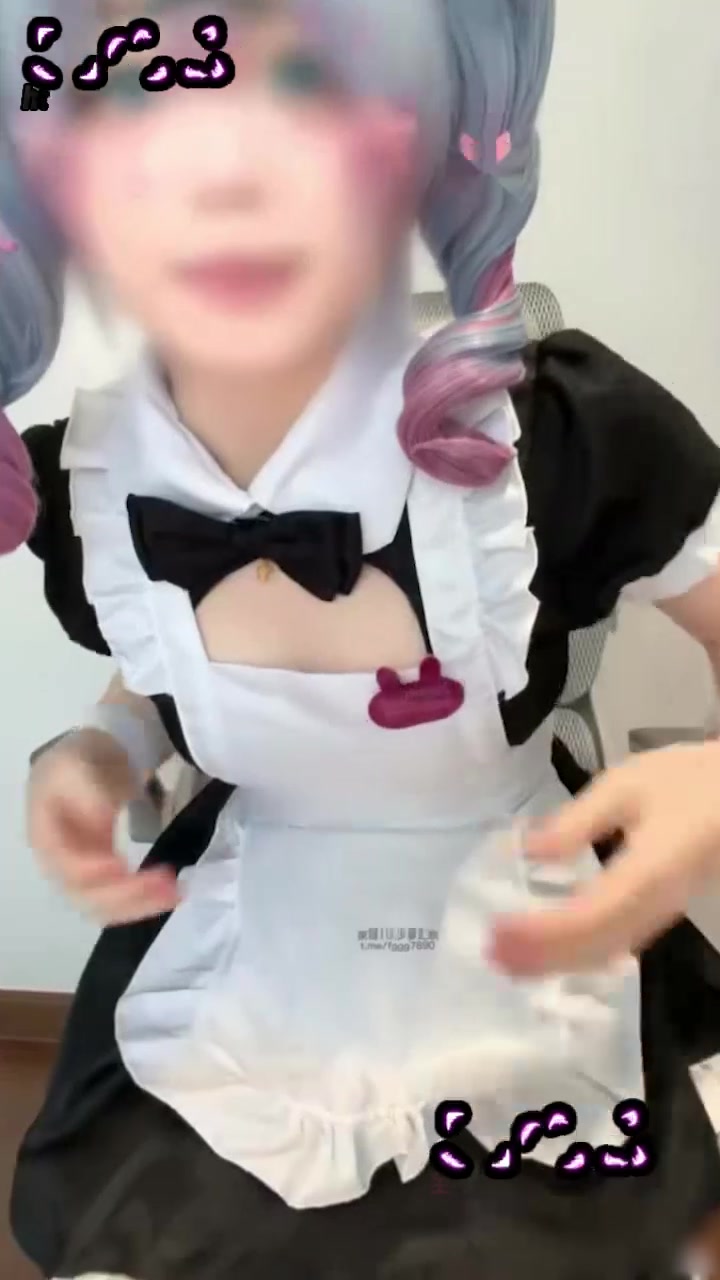 二次元福利姬 猫猫米 双马尾女仆装白虎自慰 透明假屌狂插萝莉嫩穴！